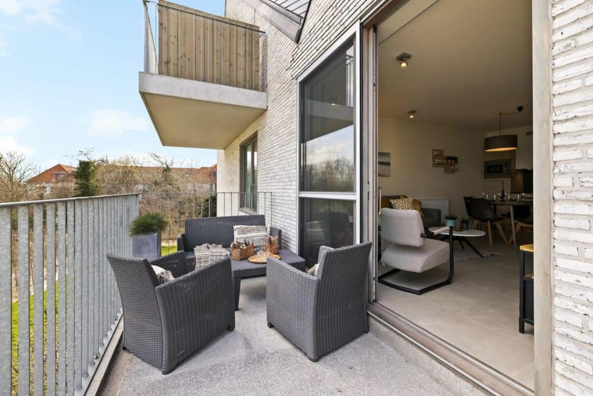 Huswell - Apartment With Natural Swimming Pool Middelkerke Extérieur photo