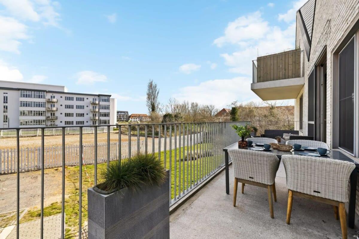 Huswell - Apartment With Natural Swimming Pool Middelkerke Extérieur photo