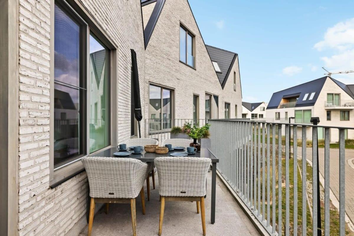 Huswell - Apartment With Natural Swimming Pool Middelkerke Extérieur photo