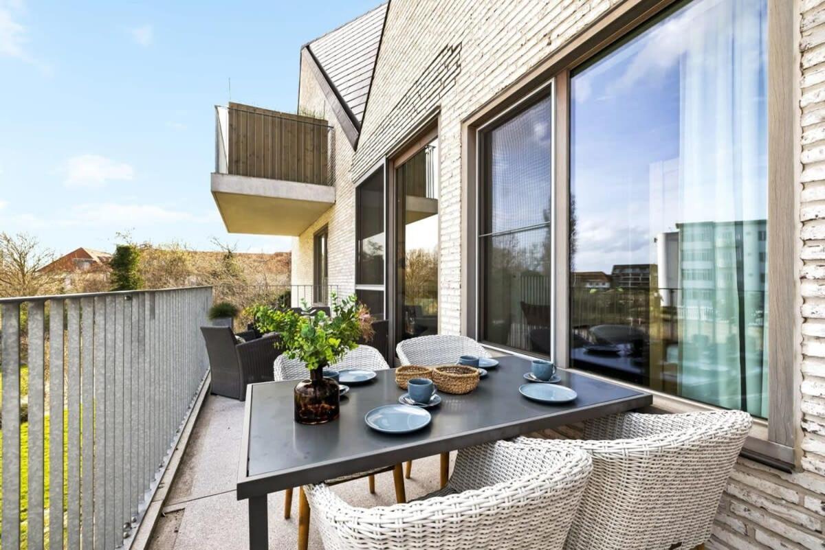 Huswell - Apartment With Natural Swimming Pool Middelkerke Extérieur photo